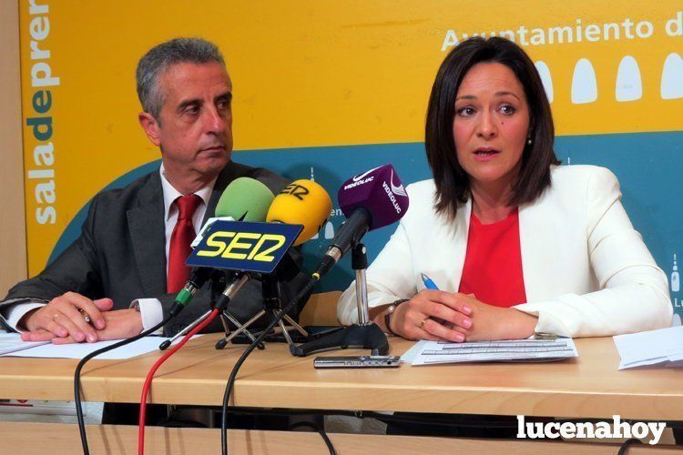 La delegada del Gobierno, Rafi Crespín, junto al alcalde de Lucena, Juan Pérez La delegada del Gobierno, Rafi Crespín, junto al alcalde de Lucena, Juan Pérez