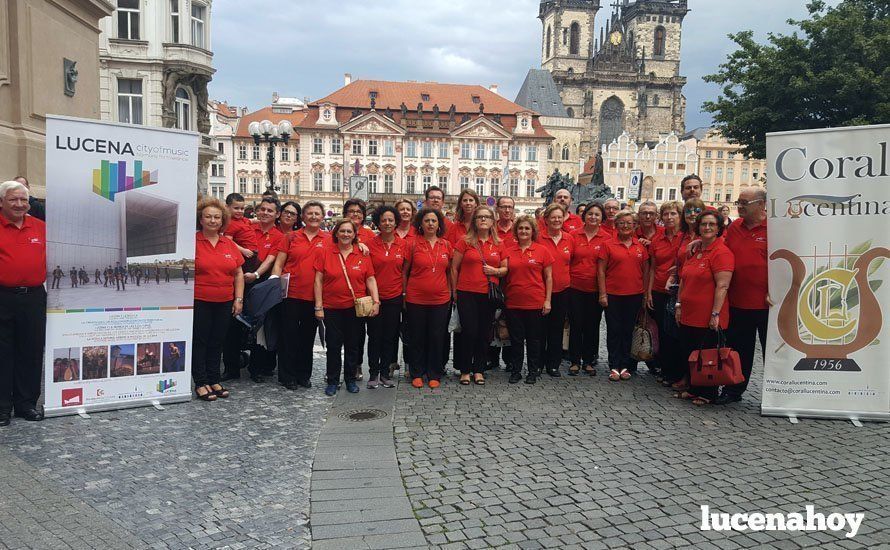 Miembros de la Coral Lucentina en su visita a Praga para promocionar la candidatura de Lucena como Ciudad Creativa de la Música Miembros de la Coral Lucentina en su visita a Praga para promocionar la candidatura de Lucena como Ciudad Creativa de la Música