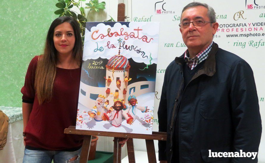 Mariceli López Malagón, autora del cartel, y Juan Torres Tenllado, presidente de la Peña Amigos de los Magos. Mariceli López Malagón, autora del cartel, y Juan Torres Tenllado, presidente de la Peña Amigos de los Magos.