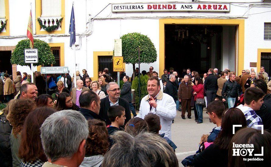 Turistas a las puertas del Museo del Anís, en el Paseo del Fresno, de Rute Turistas a las puertas del Museo del Anís, en el Paseo del Fresno, de Rute