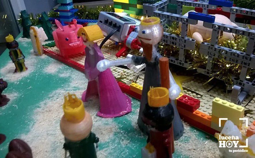 Una escena del curioso ´belén' tecnológico de la academia Educagenios, en la calle Veracruz Una escena del curioso ´belén' tecnológico de la academia Educagenios, en la calle Veracruz