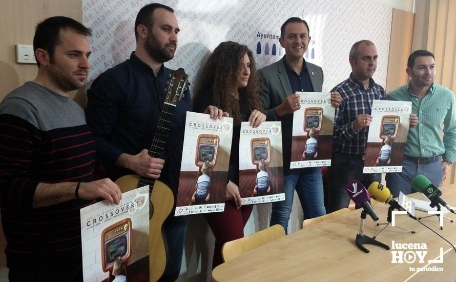 Manuel Lara, representantes de Delorean y componentes de la Escuela Municipal de Música y Danza. Manuel Lara, representantes de Delorean y componentes de la Escuela Municipal de Música y Danza.
