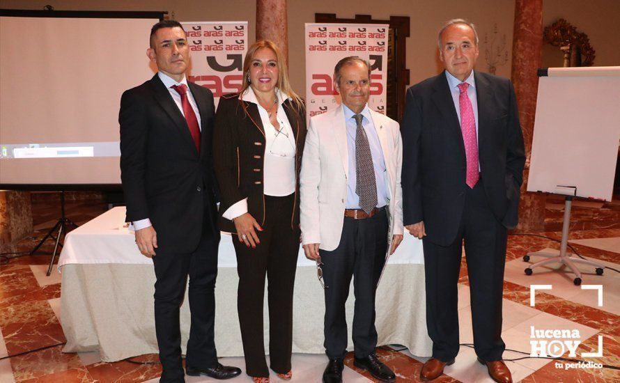 Responsables de Gestoría Aras y My Asesor junto a la ponente, Emilia Zeballos Responsables de Gestoría Aras y My Asesor junto a la ponente, Emilia Zeballos