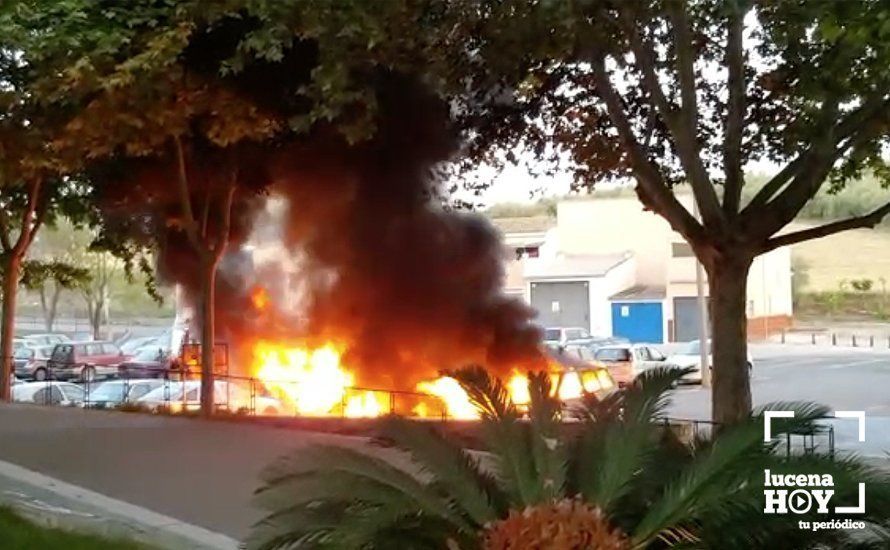 Fuego esta mañana en el aparcamiento de La Tejera, Cabra Fuego esta mañana en el aparcamiento de La Tejera, Cabra