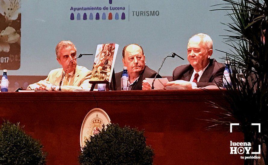 Juan Pérez, Fernando Díaz y Francisco López Salamanca, autor del libro, durante la presentación Juan Pérez, Fernando Díaz y Francisco López Salamanca, autor del libro, durante la presentación