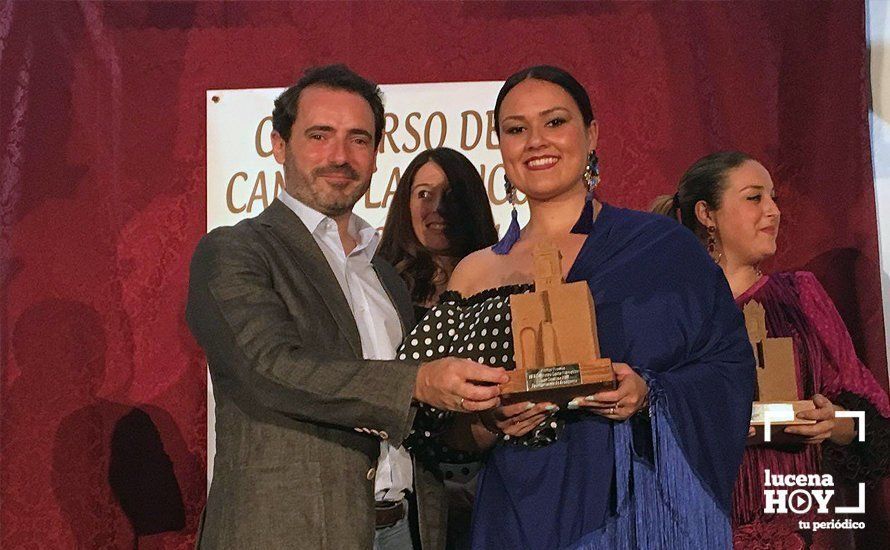 Araceli Campillos recoge su premio Araceli Campillos recoge su premio