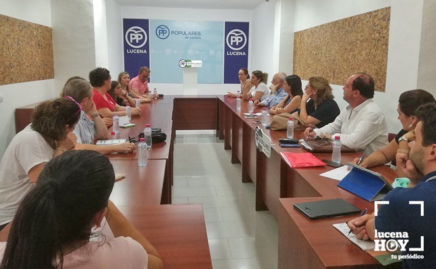 Reunión entre el grupo municipal del PP y las AMPAS Reunión entre el grupo municipal del PP y las AMPAS