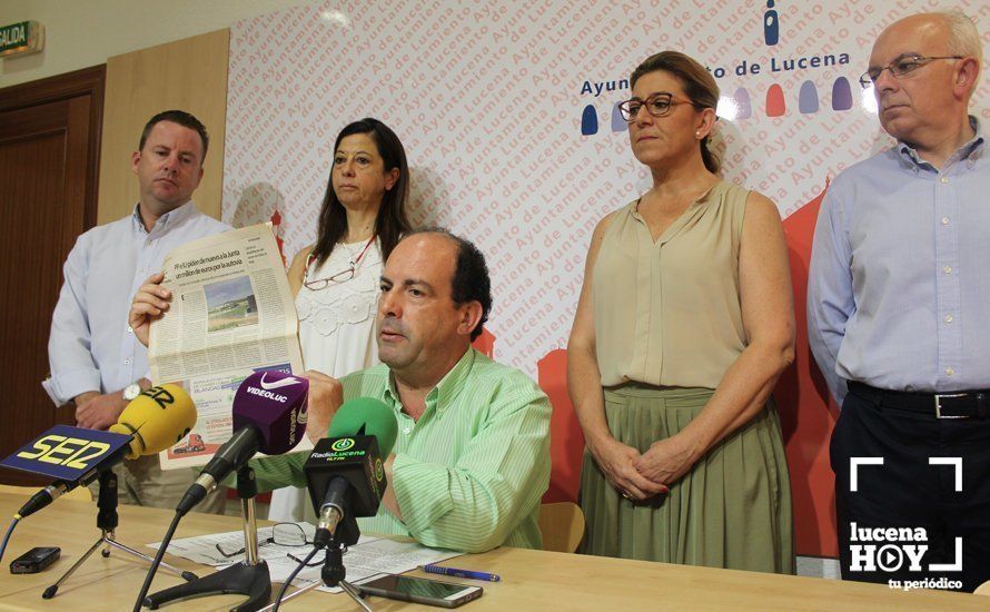 Paco Huertas, junto a miembros de su grupo municipal, esta mañana en rueda de prensa Paco Huertas, junto a miembros de su grupo municipal, esta mañana en rueda de prensa