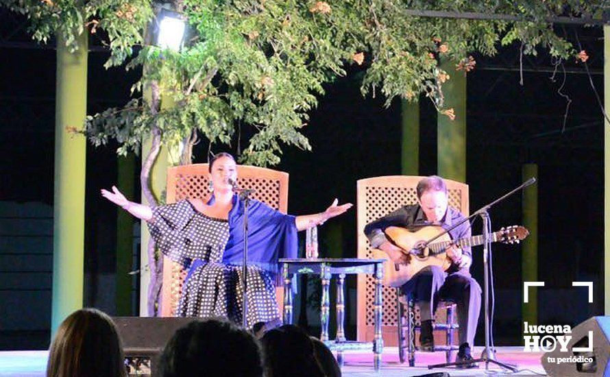 Araceli Campillos y Román Carmona en la final del concurso de cante flamenco de Castro del Río Araceli Campillos y Román Carmona en la final del concurso de cante flamenco de Castro del Río
