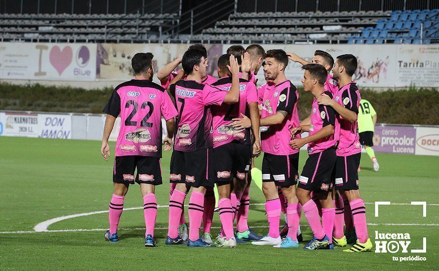 Los jugadores del Ciudad de Lucena celebran el segundo gol del partido Los jugadores del Ciudad de Lucena celebran el segundo gol del partido