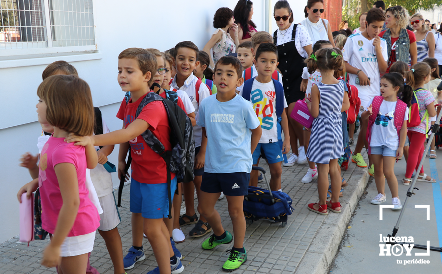Una imagen de los alumnos incorporándose a las clases en el colegio El Carmen, esta mañana Una imagen de los alumnos incorporándose a las clases en el colegio El Carmen, esta mañana