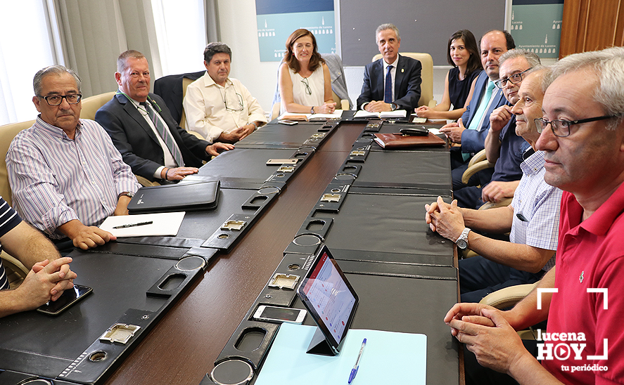 Reunión de la Directora General de Asistencia Sanitaria y Resultados en Salud, María Dolores Aguacil Herrero con el alcalde, portavoces municipales y Plataforma, esta tarde. Reunión de la Directora General de Asistencia Sanitaria y Resultados en Salud, María Dolores Aguacil Herrero con el alcalde, portavoces municipales y Plataforma, esta tarde.