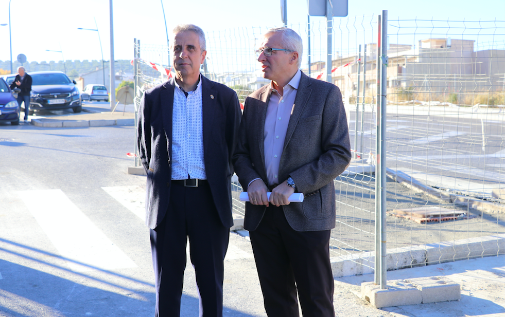 Juan Pérez y José Cantizani durante la visita a las obras Juan Pérez y José Cantizani durante la visita a las obras