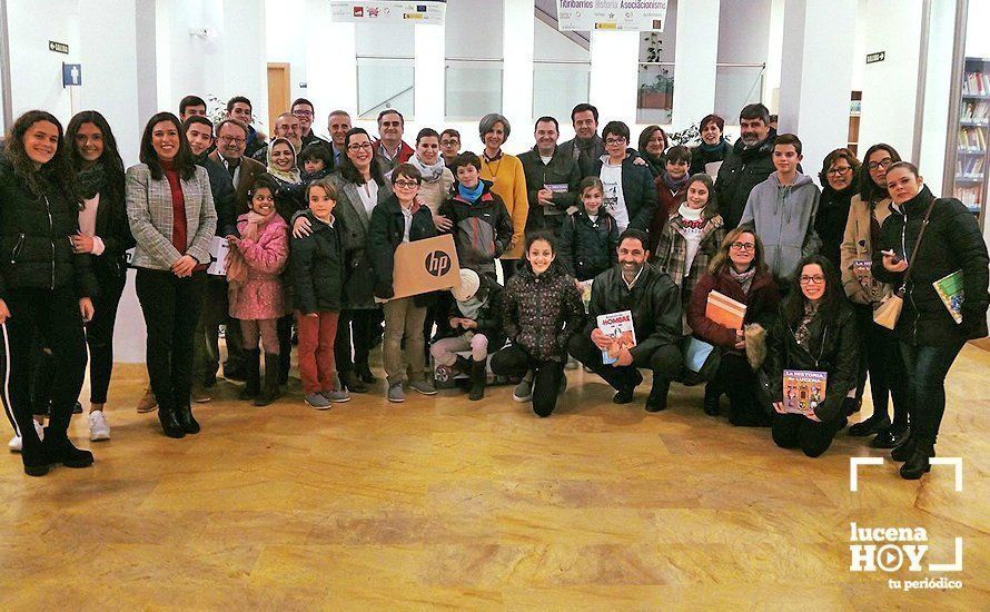 FOTO DE FAMILIA DE LOS PREMIADOS EN ESTA EDICIÓN DE 'PASEANDO POR LUCENA' FOTO DE FAMILIA DE LOS PREMIADOS EN ESTA EDICIÓN DE 'PASEANDO POR LUCENA'
