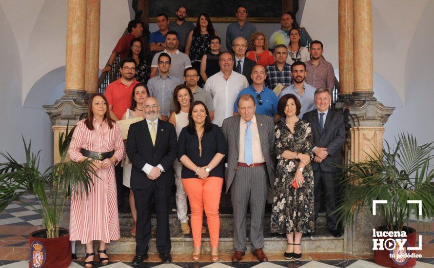 Autoridades y participantes en la última edición de este curso Autoridades y participantes en la última edición de este curso