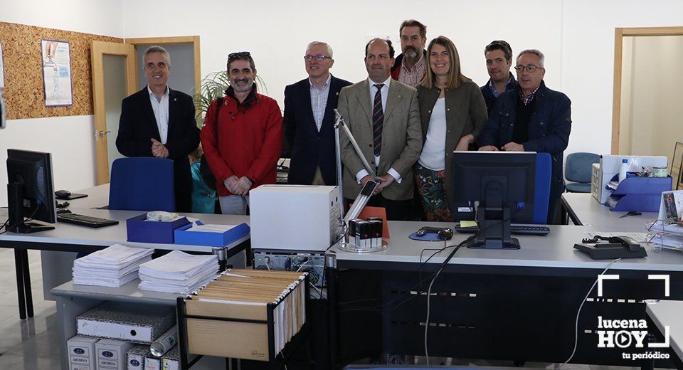 Consejeros y personal de Aguas de Lucena en las nuevas instalaciones Consejeros y personal de Aguas de Lucena en las nuevas instalaciones