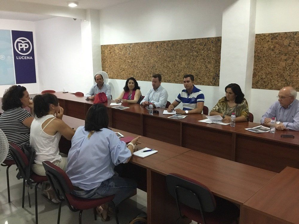 Reunión PP con miembros del AMPA del colegio Antonio Machado Reunión PP con miembros del AMPA del colegio Antonio Machado