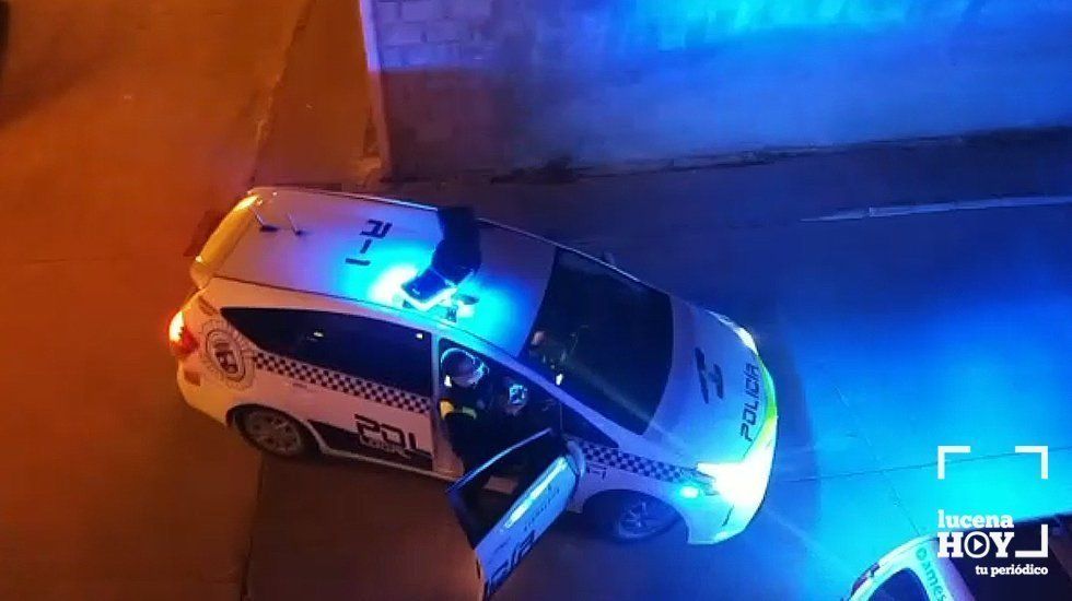 VÍDEO: Música en lugar de sirenas: la policía pone una nota de alegría a la cuarentena en las calles de Lucena