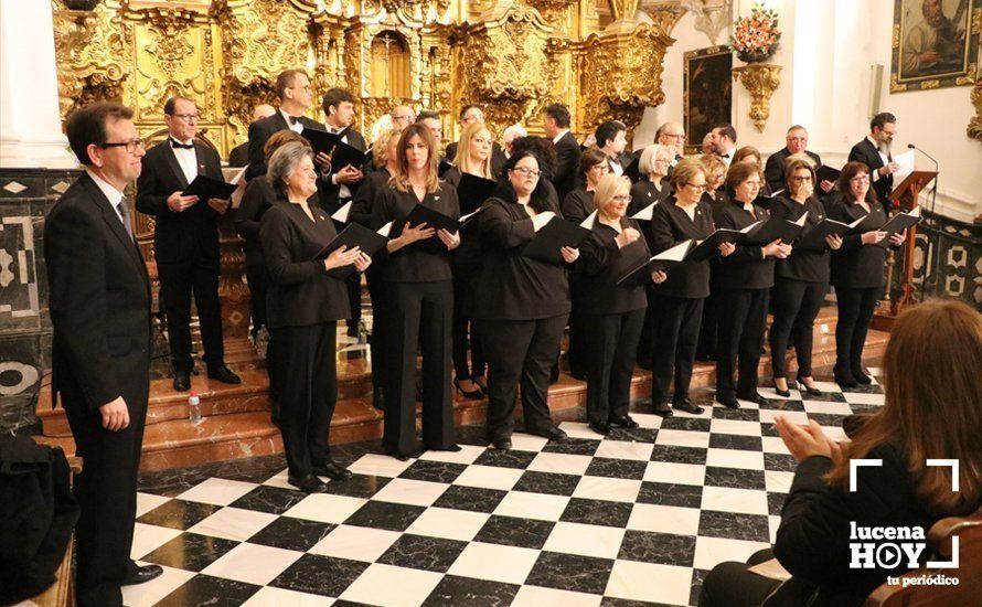 GALERÍA: La Coral Lucentina dedica a Manolo Lara Cantizani sus "Cantos para el alma"