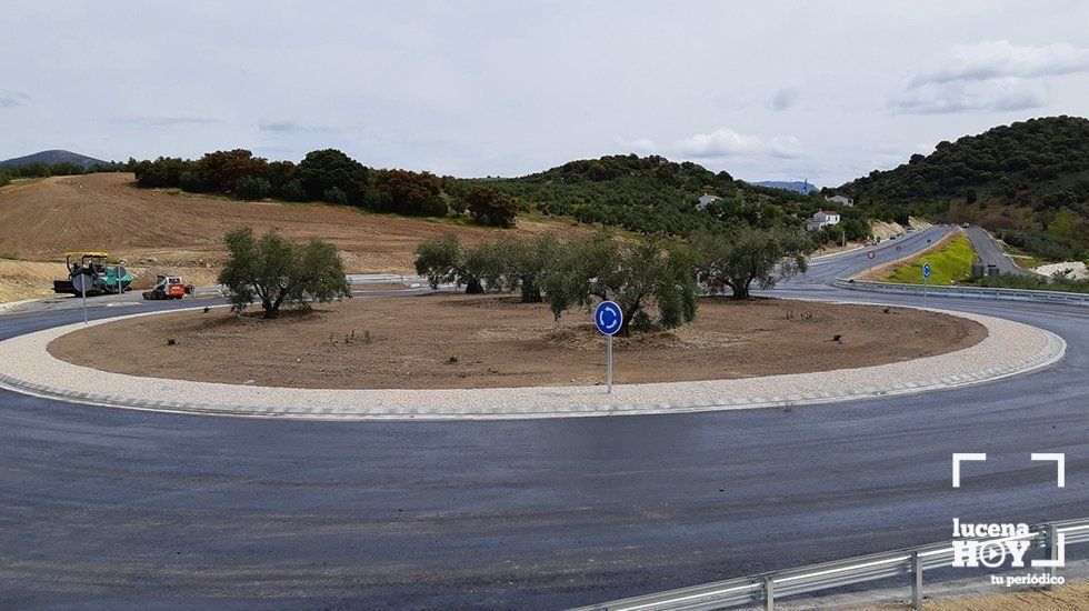 La paralización de la construcción obliga a posponer la apertura de la glorieta de la variante de Lucena prevista para este lunes