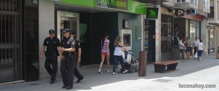 Un caso de violencia de género provocó ayer la alarma en la calle El Peso