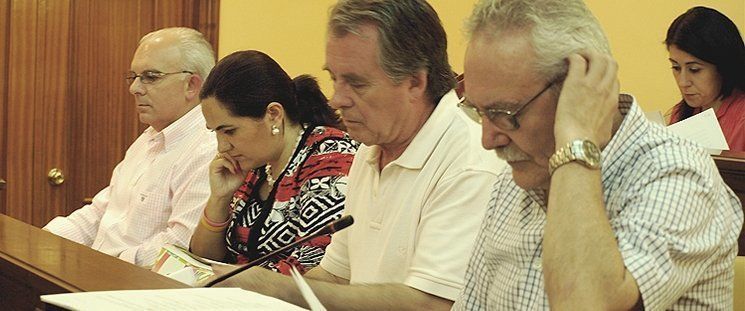 Mario Flores renuncia a su acta de concejal por incompatibilidad