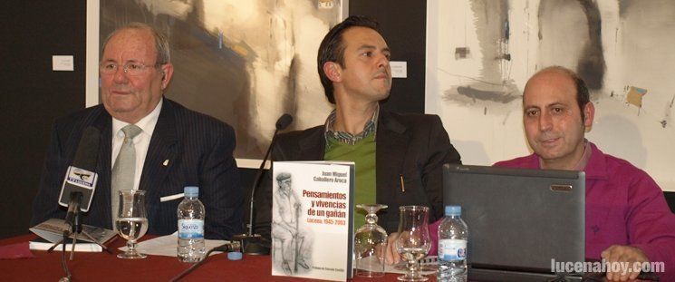 Multitudinaria presentación del libro de Juan M. Caballero