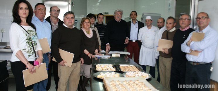 Hosteleros de Lucena aprenden recetas sefardíes en un taller