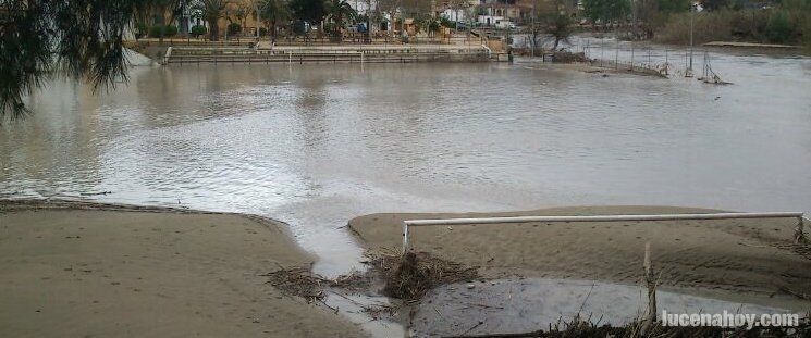 El agua deja paso al barro en la pedanía lucentina de Jauja