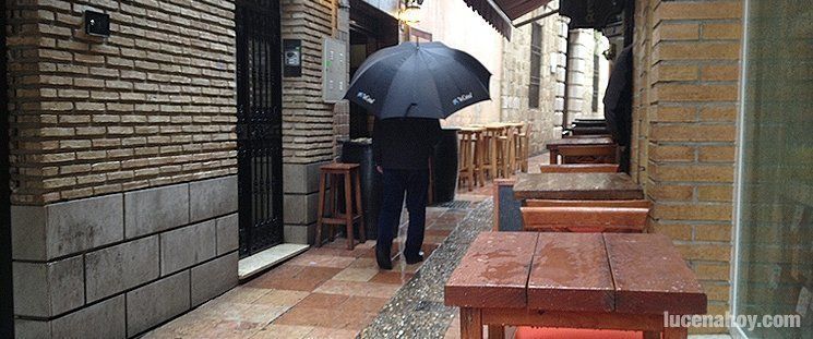La lluvia hace bajar la ocupación hotelera y las ventas en restauración