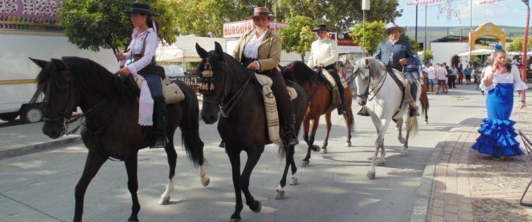 Los Cabales organiza los paseos de enganches y caballos en la Feria del Valle (fotos)