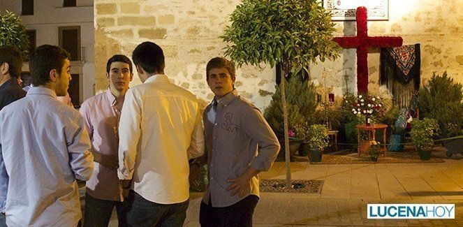 Fin de semana de Cruces de Mayo en el Coso y el barrio de Santiago. (fotos)