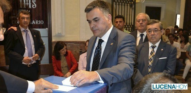 Gonzalo Beato es elegido hermano mayor de la Cofradía de Jesús Nazareno (fotos)