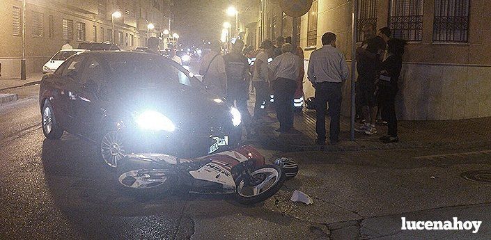 Un herido en accidente entre un turismo y una moto en la calle Montemayor (fotos)
