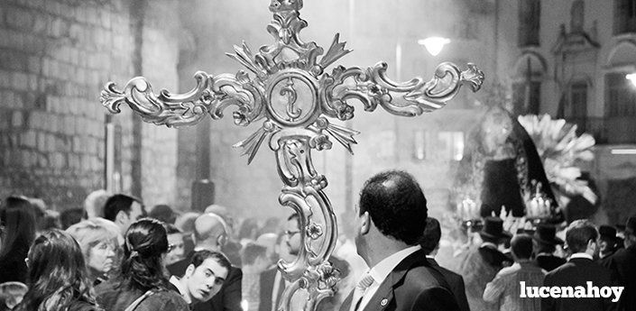 El traslado a San Mateo de la Virgen de la Soledad abre un fin de semana de intenso sabor cofrade (fotos)