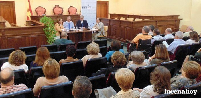 El nuevo curso de la Cátedra Intergeneracional empieza con la voluntad de que "siga muchos años"