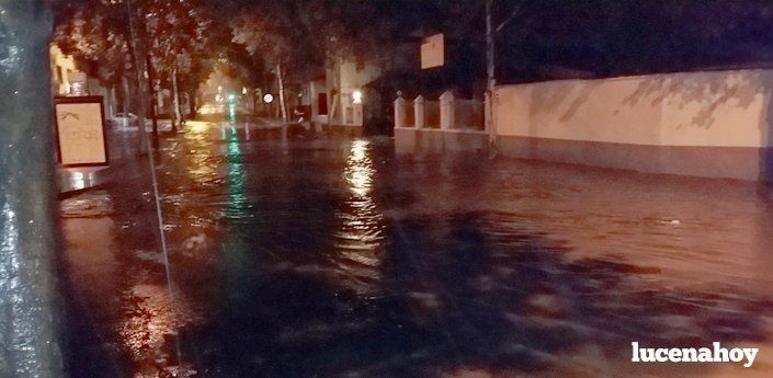 El ayuntamiento informará a la Junta del embalsamiento de agua en la calzada para que amplie los aliviaderos