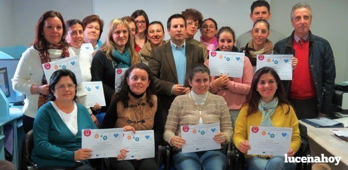 15 mujeres lucentinas conocen las utilidades de Internet y herramientas de comunicación