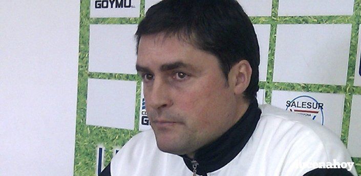 El entrenador Serafín Gil y el representante de futbolistas Goyo Fonseca llegan al Lucena CF