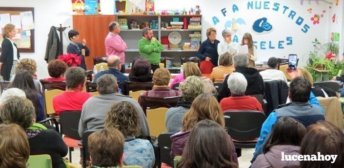 "Nuestros Ángeles" reconoce a los participantes en el certamen literario escolar y a sus voluntarios (fotos)