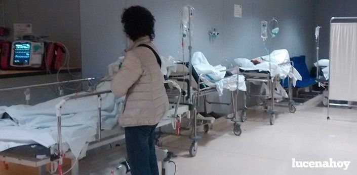 Denuncian colapso de pacientes en urgencias del hospital de Cabra que mantiene cerradas media planta