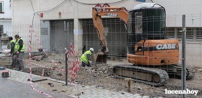 La calle El Peso cambia su sentido de la circulación para permitir el acceso al parking de la Plaza Nueva