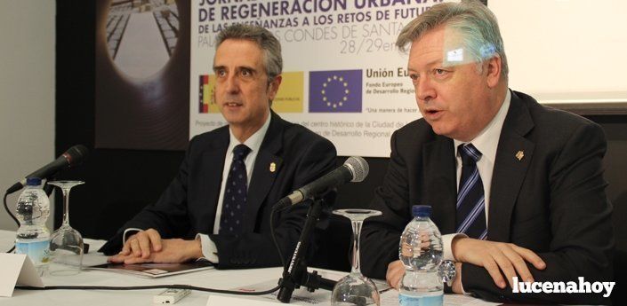 Lucena acoge un foro de debate sobre políticas de regeneración de cascos históricos (fotos)