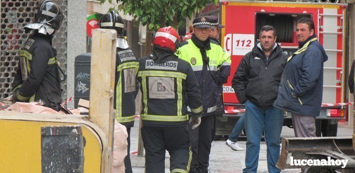 La rotura de una tubería de gas obliga a establecer un perímetro de seguridad en la calle Las Torres