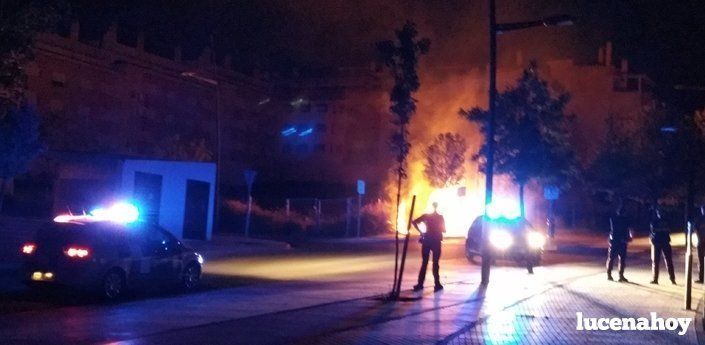 Una chispa en una red de alta tensión soterrada provoca el incendio de una conducción de gas