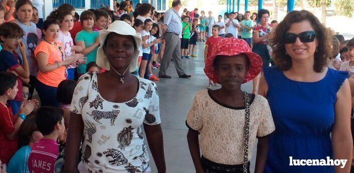 Los niños del Antonio Machado reciben a Rukia, una niña keniata que será operada gracias a ellos