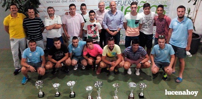 Entregados los trofeos a los ganadores de las competiciones estivales de fútbol sala y fútbol 7 'Naturdent' (fotos)