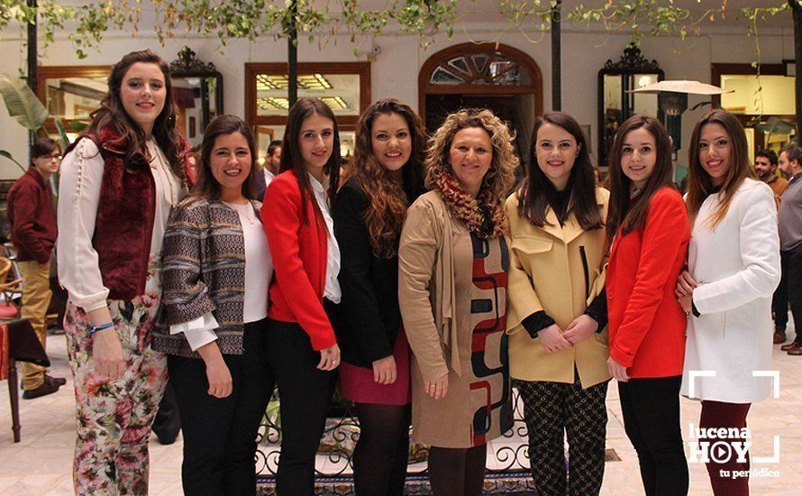 La nueva Corte Aracelitana junto a la edil de Fiestas, Mar Morales
