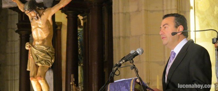 Pregón: Miguel Muñoz enseña la Semana Santa de Lucena al emigrante Zacarías (fotos)