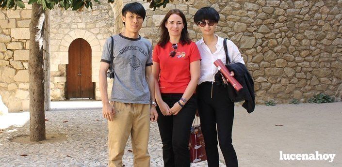 Dos periodistas de la revista china 'New Weekly' visitan Lucena como parte de un reportaje sobre Andalucía